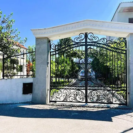 Appartamento Hysaj *